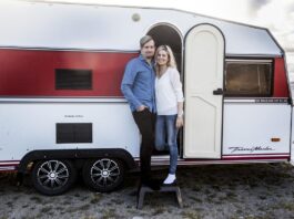 Han har renoveret en gammel campingvogn fra 1988, og resultatet er fantastisk